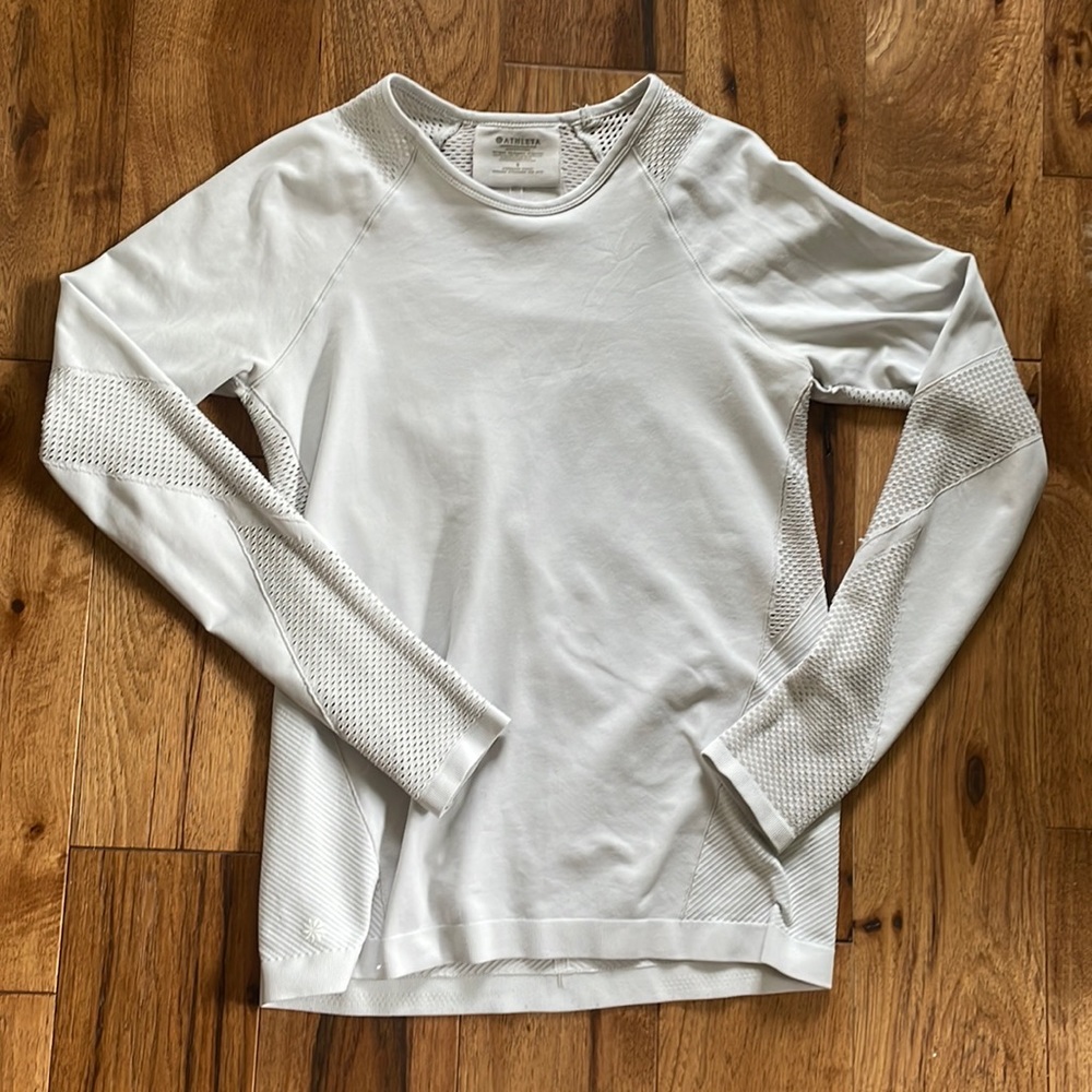 Athleta Size Small S Long Sleeve Workout Top athletic comfortable white